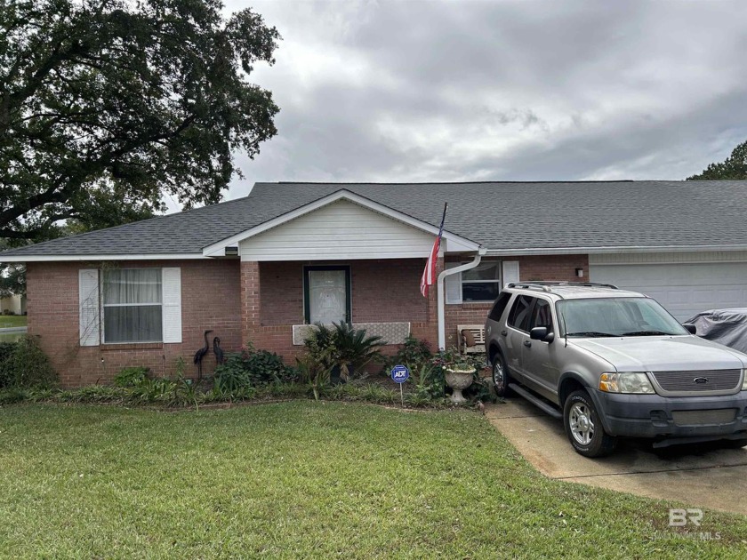 Rare find on Villas Drive in Lakeview Villas. 3/2 full brick - Beach Home for sale in Foley, Alabama on Beachhouse.com