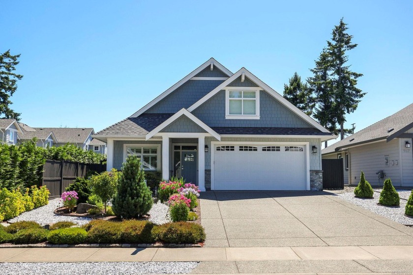 Welcome to 981 Prestwick Place! Built in 2017 by Integra Homes - Beach Home for sale in Courtenay,  on Beachhouse.com