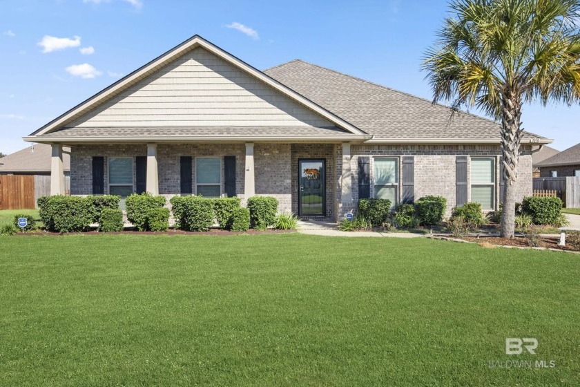 Exceptionally well-maintained home in beautiful Parrish Lakes - Beach Home for sale in Foley, Alabama on Beachhouse.com