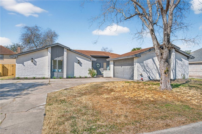 Stylish and move-in ready, this beautifully updated home is - Beach Home for sale in Corpus Christi, Texas on Beachhouse.com