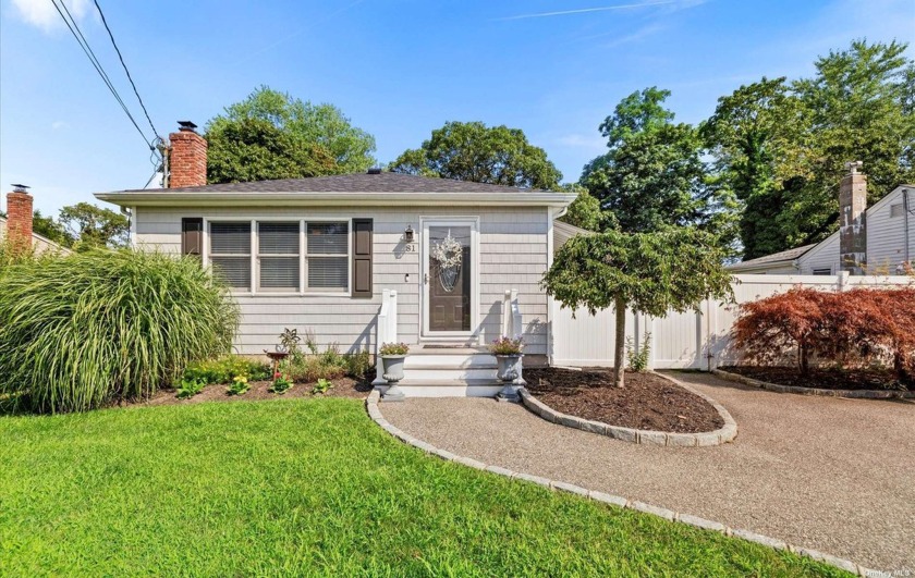 The beach bungalow you have been waiting for! Come see this - Beach Home for sale in East Patchogue, New York on Beachhouse.com