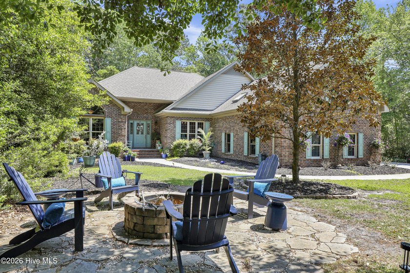 Located in the sought after Olde Point Community! This - Beach Home for sale in Hampstead, North Carolina on Beachhouse.com