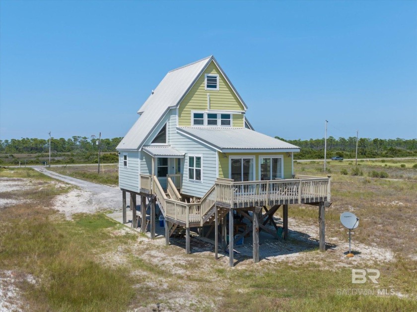 FABULOUS INCOME POTENTIAL! Renovated and ready to rent or enjoy! - Beach Home for sale in Gulf Shores, Alabama on Beachhouse.com