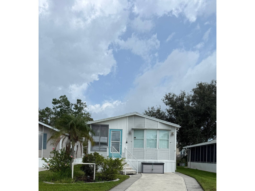 This home has been thoughtfully updated with a brand-new air - Beach Home for sale in Nokomis, Florida on Beachhouse.com