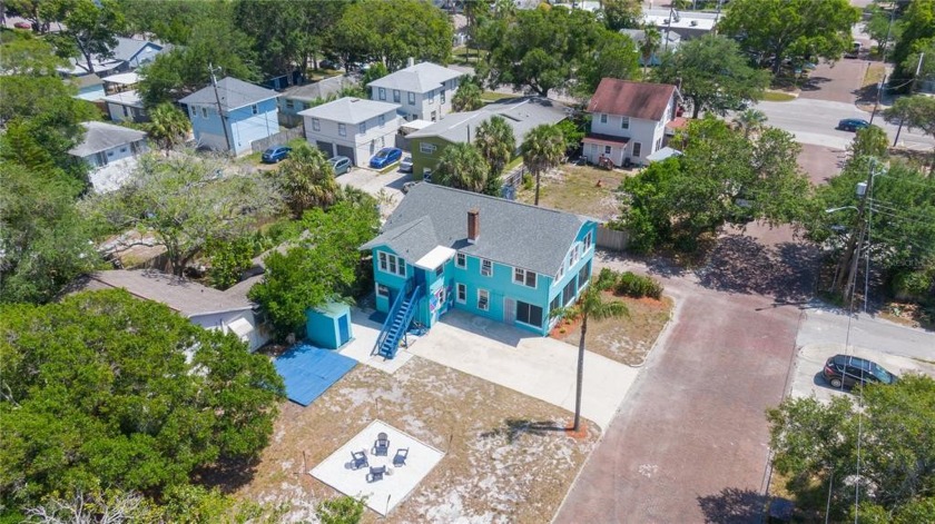 HUGE LARGE CORNER LOT! ALL OFFERS DUE BY SUNDAY @5PM. BIG BLUE - Beach Home for sale in St. Petersburg, Florida on Beachhouse.com