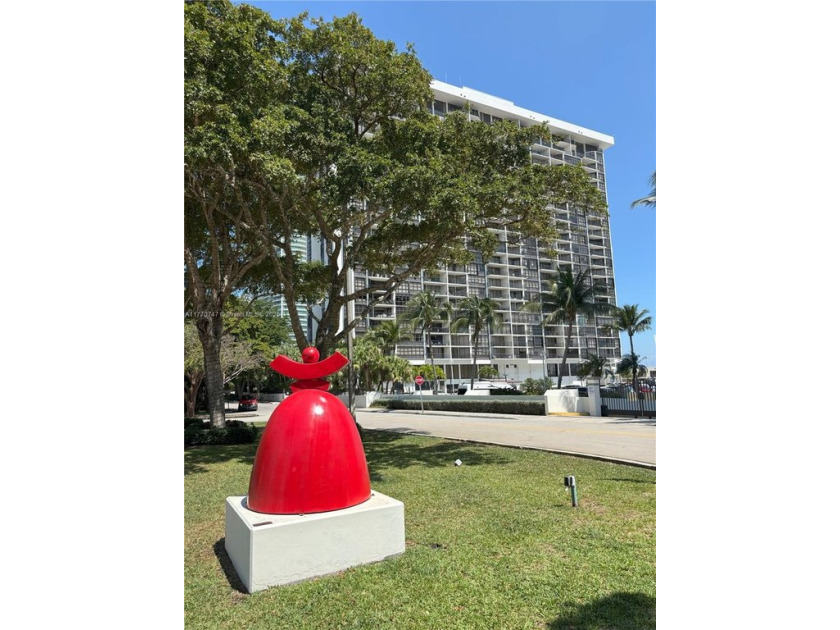 1 bed / 1.5 bath in the heart of Brickell. Unit has a large - Beach Condo for sale in Miami, Florida on Beachhouse.com