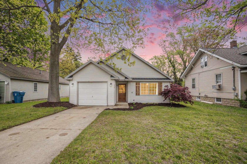 Charming Home Near Lake Macatawa - Prime Location! Don't miss - Beach Home for sale in Holland, Michigan on Beachhouse.com