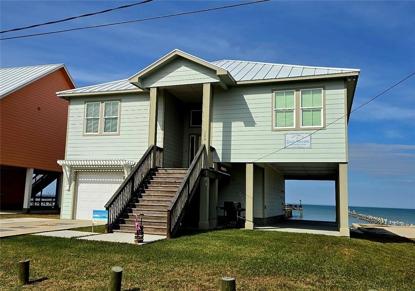 Welcome to 122 Ridge Harbor, where quality and luxury meet the - Beach Home for sale in Rockport, Texas on Beachhouse.com