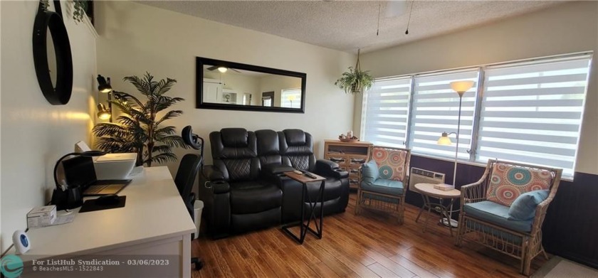 ABSOLUTELY GORGEOUS WATERFRONT 1/1 IN ROLEN LAKE GARDENS.! This - Beach Condo for sale in Hallandale Beach, Florida on Beachhouse.com