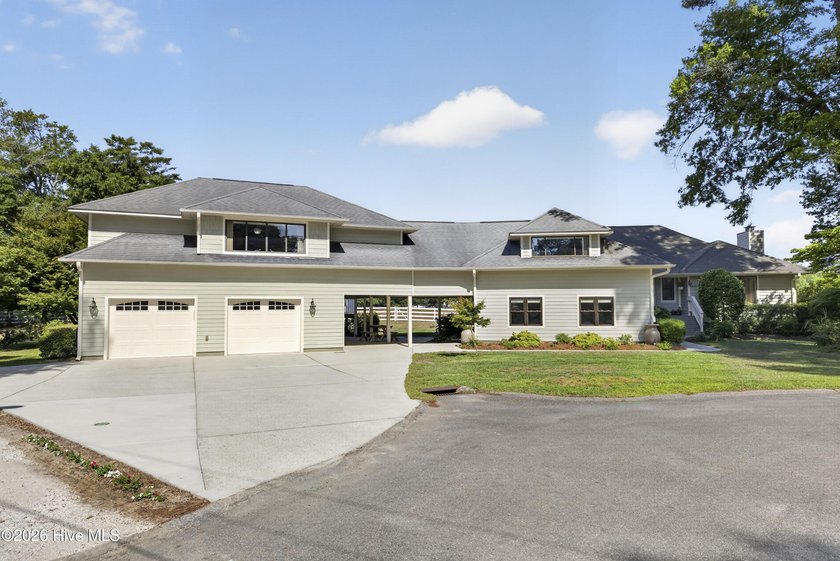 Located off the desirable Middle Sound Loop in the North Bend - Beach Home for sale in Wilmington, North Carolina on Beachhouse.com