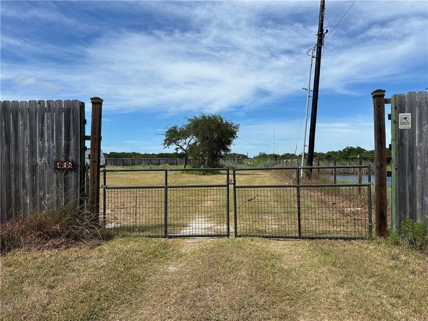 This private 1.4 acre property has a wide array of improvements - Beach Lot for sale in Aransas Pass, Texas on Beachhouse.com