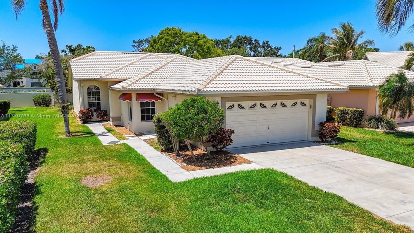 PRICE REDUCED AND PRICED TO MOVE. This 3-bedroom single-family - Beach Home for sale in Bradenton, Florida on Beachhouse.com