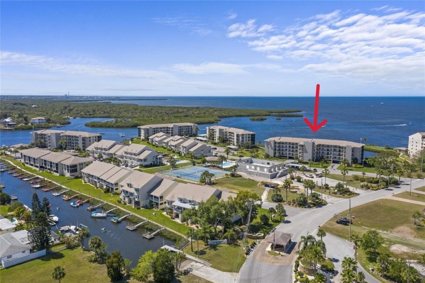 Beautiful 3rd floor condo with DIRECT WATERFRONT VIEW of the - Beach Condo for sale in Port Richey, Florida on Beachhouse.com