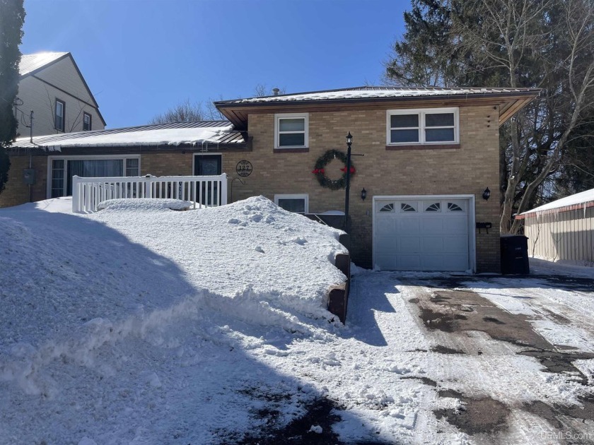 Welcome to this beautifully maintained 4-bedroom, 2-bathroom - Beach Home for sale in Ironwood, Michigan on Beachhouse.com