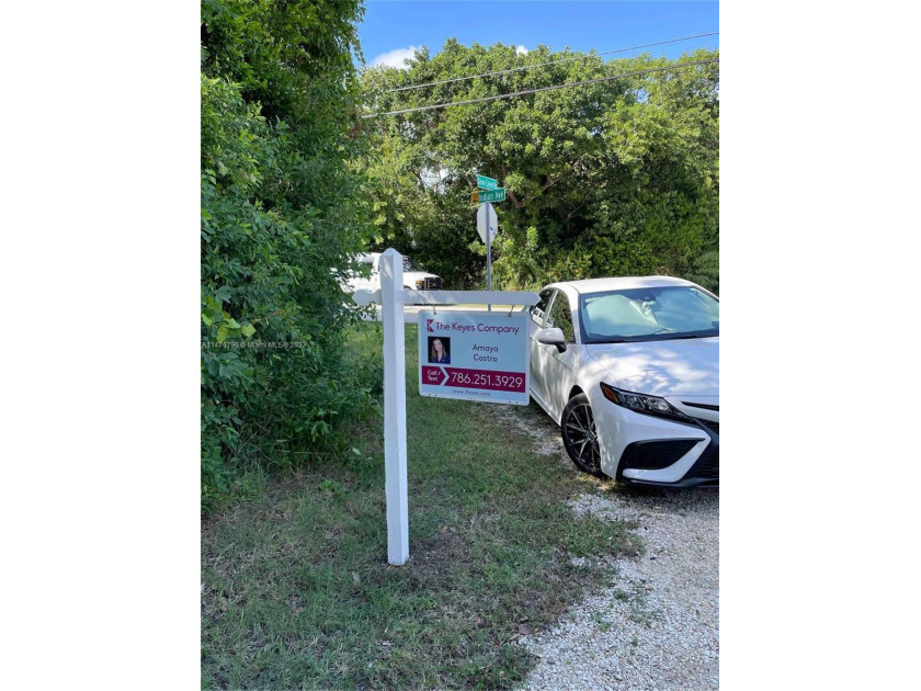 Vacant land! Corner lot in Taverner with over 6000 sqaure feet - Beach Lot for sale in Tavernier, Florida on Beachhouse.com