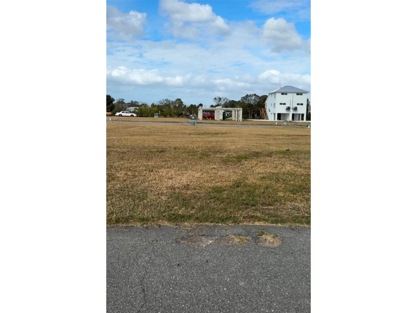 vacant lot, easy to show, close to Green Key Beach, fishing - Beach Lot for sale in New Port Richey, Florida on Beachhouse.com