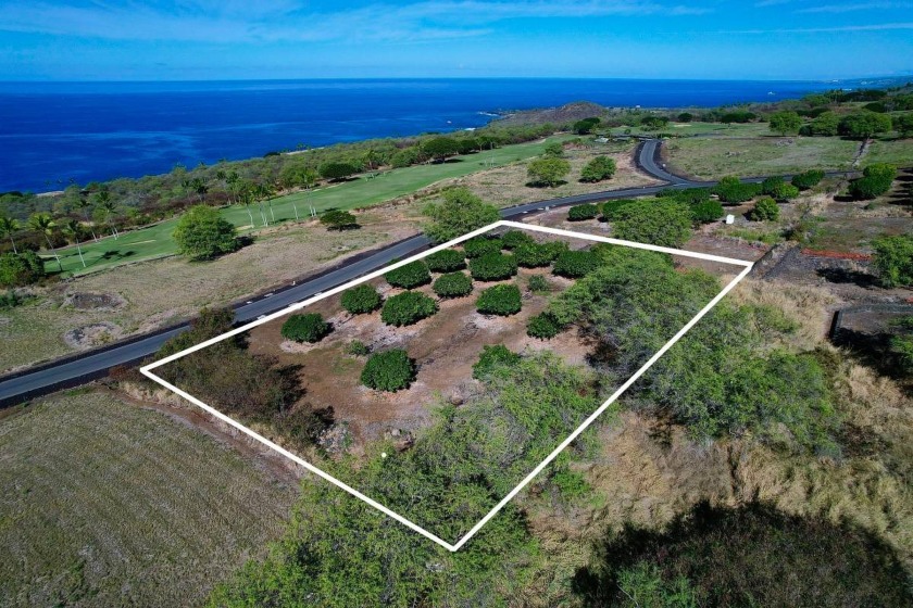 Hokulia, lot 252 offers an excellent, private  quiet location to - Beach Lot for sale in Captain Cook, Hawaii on Beachhouse.com