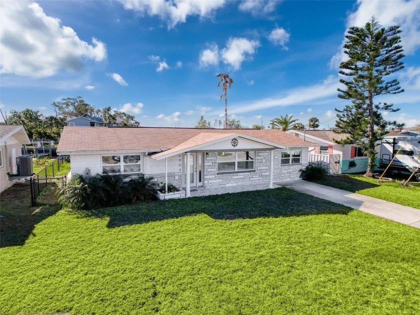 INVESTOR OR SAVVY BUYER SPECIAL!!! Flooded during Hurricane - Beach Home for sale in Hudson, Florida on Beachhouse.com