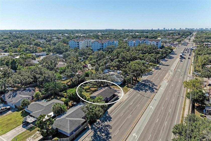 Welcome to your opportunity to live, work, and play in the heart - Beach Home for sale in Sarasota, Florida on Beachhouse.com