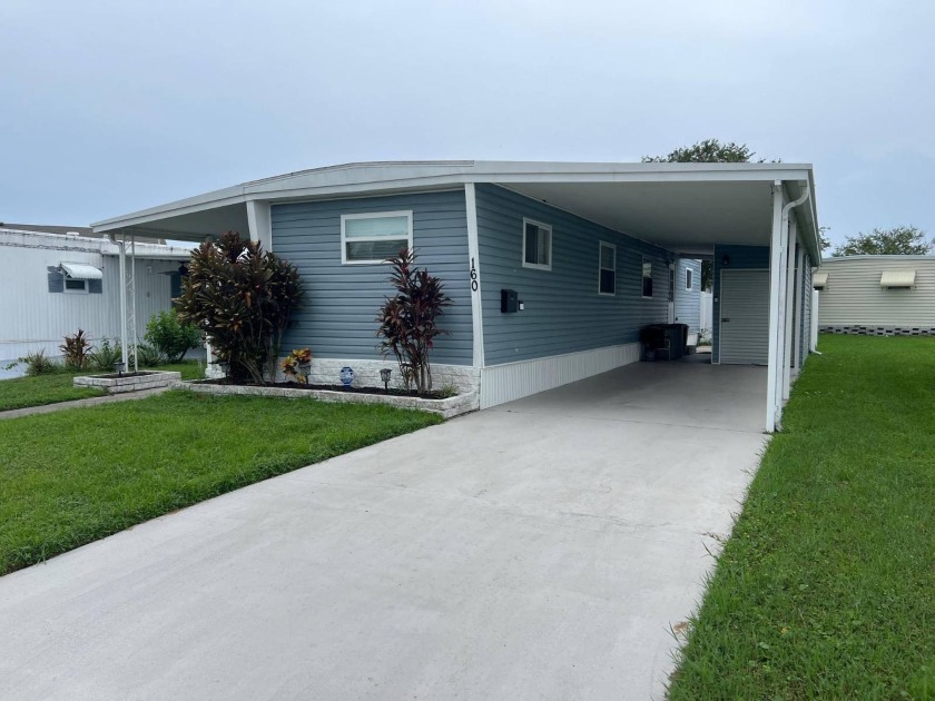 NEW LOWER PRICE! Location, location, location! Four Seasons - Beach Home for sale in Largo, Florida on Beachhouse.com