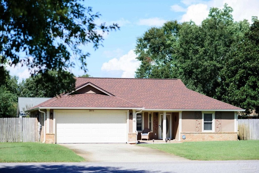 Escape to paradise in this beautifully updated home located in - Beach Home for sale in Gulf Breeze, Florida on Beachhouse.com