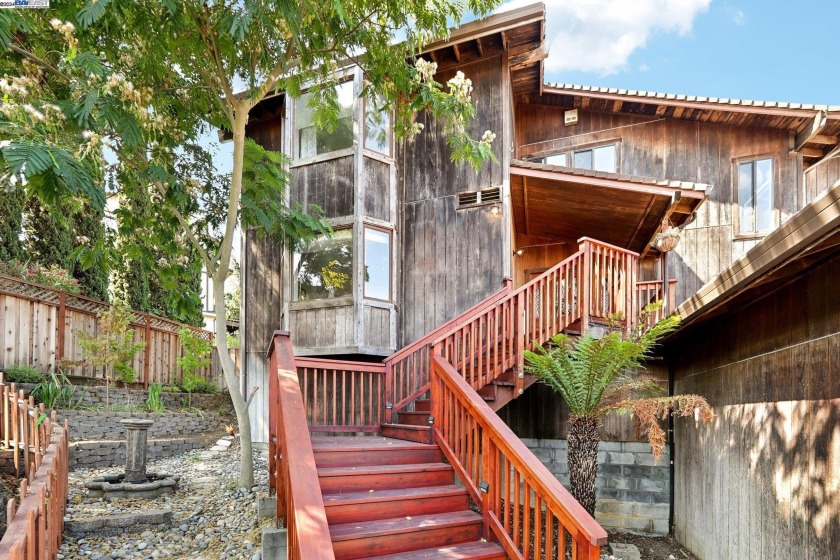 Nestled on a private court, this expansive 5-bedroom, 3-bathroom - Beach Home for sale in Vallejo, California on Beachhouse.com