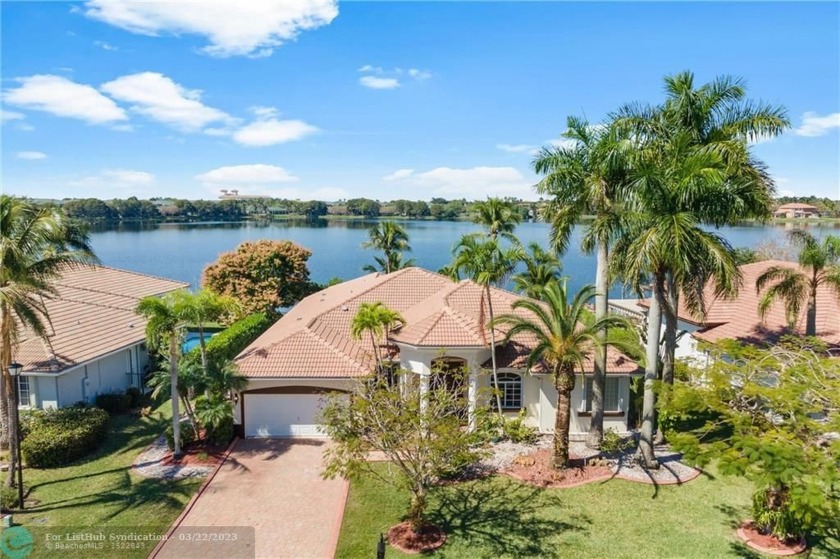 Mesmerizing sunset vistas across expansive water views from your - Beach Home for sale in Coral Springs, Florida on Beachhouse.com