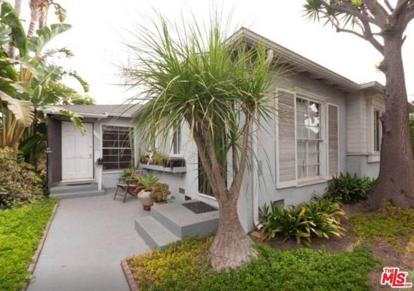 Come enjoy the Venice lifestyle in this well located Venice - Beach Home for sale in Venice, California on Beachhouse.com