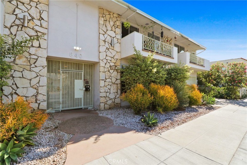 Discover Mid-Century CHARM in this delightful 1960s-era - Beach Condo for sale in Long Beach, California on Beachhouse.com