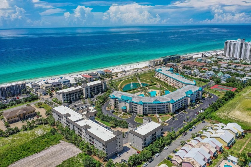 This pretty three-bedroom, two-bathroom beach condo is a - Beach Condo for sale in Miramar Beach, Florida on Beachhouse.com