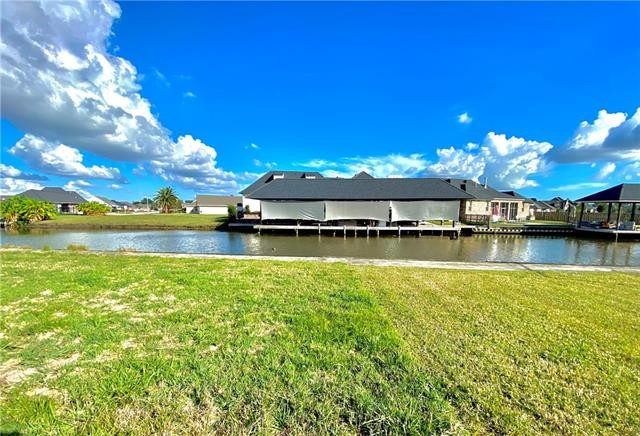 Incredible waterfront lot in sought after Mulberry Estates! - Beach Lot for sale in Houma, Louisiana on Beachhouse.com