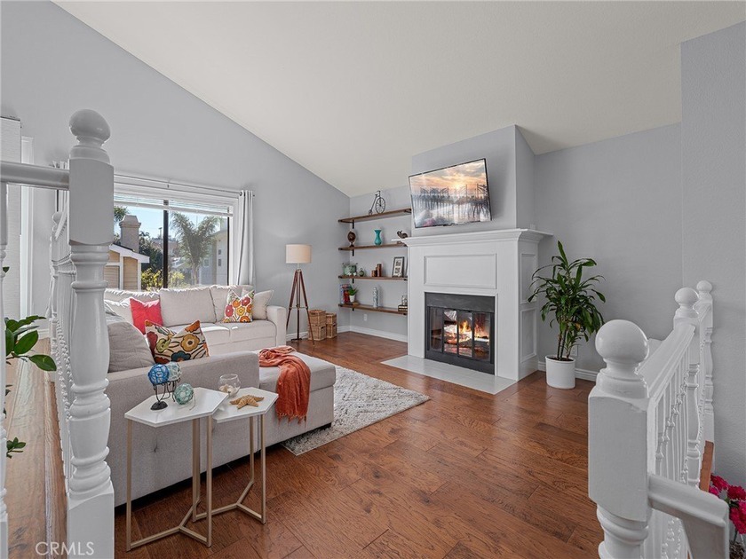 Welcome to this beautifully updated, turnkey detached townhome - Beach Townhome/Townhouse for sale in Redondo Beach, California on Beachhouse.com