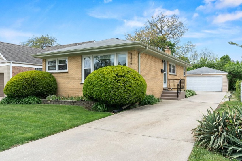 Multiple offers received Highest and bet Tuesday at 12 pm - Beach Home for sale in Skokie, Illinois on Beachhouse.com