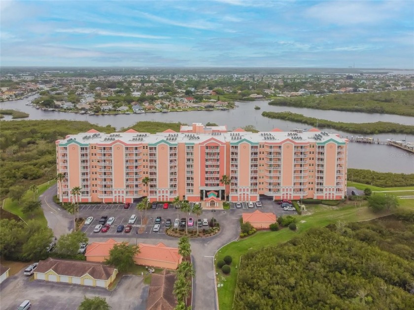 Luxury Waterfront Condo with Personal Boat Lift to cruise out to - Beach Condo for sale in New Port Richey, Florida on Beachhouse.com