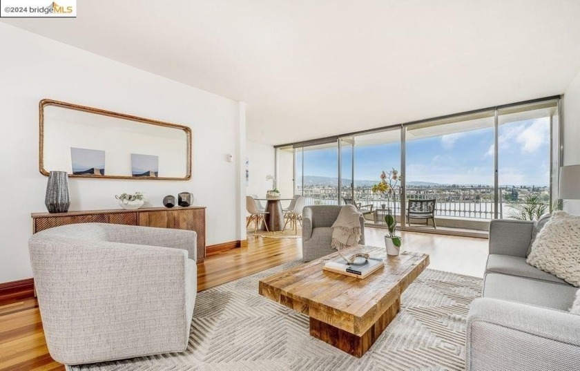 With gorgeous panoramic views of Lake Merritt via - Beach Condo for sale in Oakland, California on Beachhouse.com