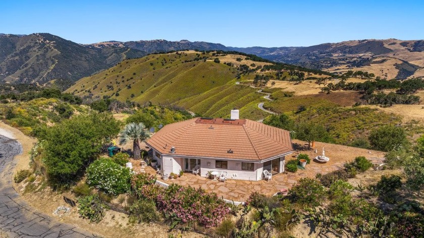 A must-see gem! Nestled atop a mountain in the serene and - Beach Home for sale in Carmel Valley, California on Beachhouse.com