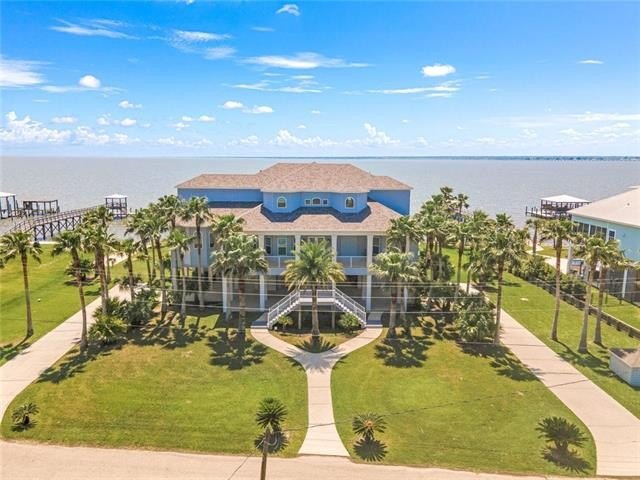 Welcome to your dream waterfront retreat on the picturesque Lake - Beach Home for sale in Slidell, Louisiana on Beachhouse.com