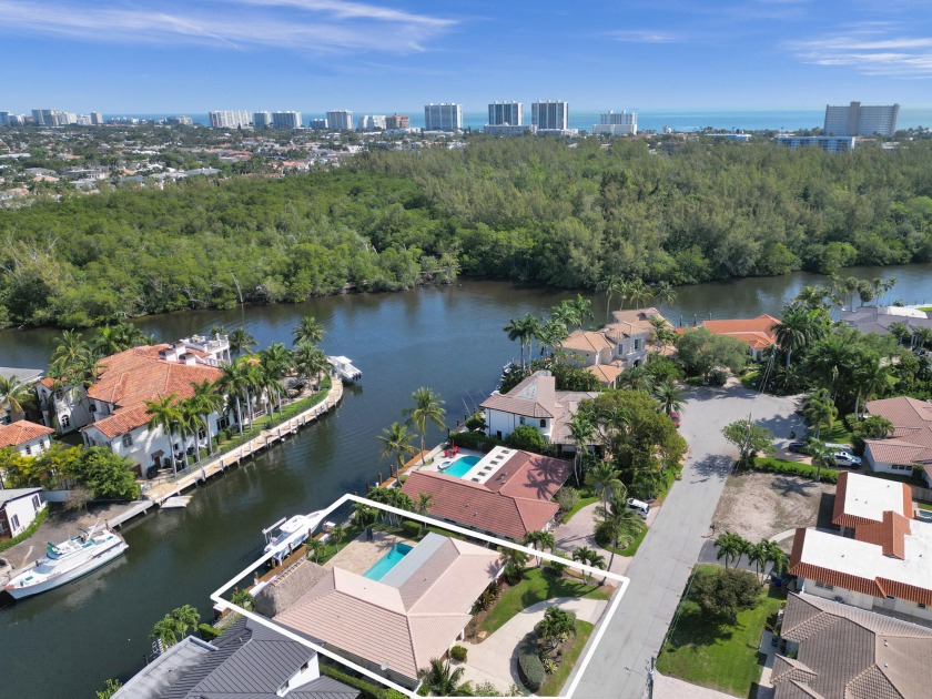 A Boater's Dream! Meticulously kept, beautiful 3 bedroom, 2 - Beach Home for sale in Deerfield Beach, Florida on Beachhouse.com