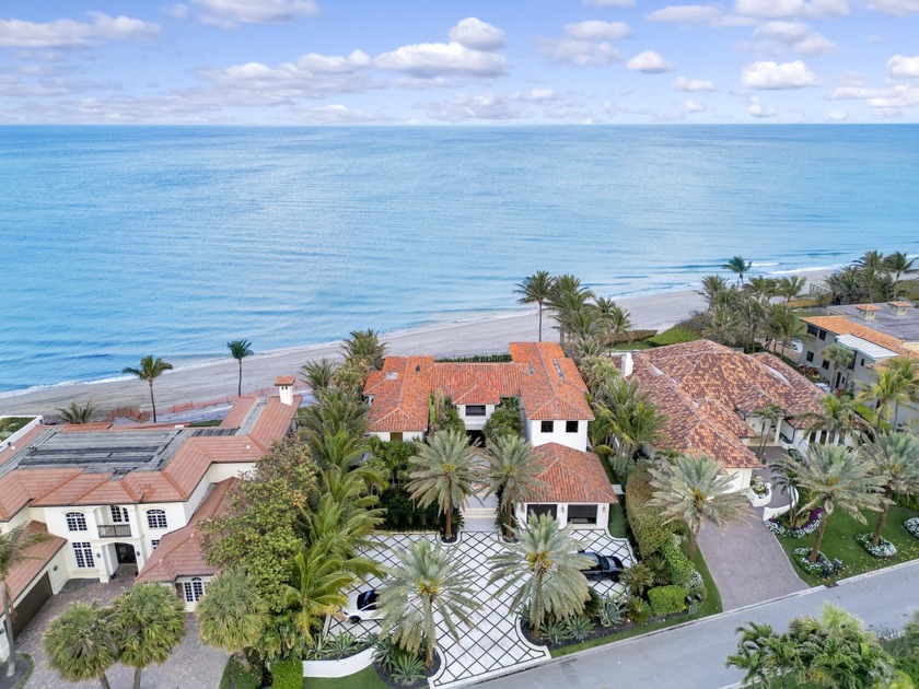 This spectacular direct oceanfront home has been completely and - Beach Home for sale in Jupiter Inlet Colony, Florida on Beachhouse.com