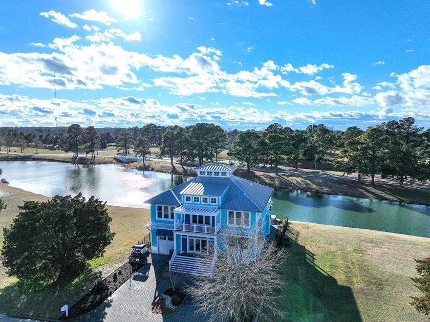 WATERFRONT in Bay Creek *Bahama Blue* - Grand Bahama-style - Beach Home for sale in Cape Charles, Virginia on Beachhouse.com