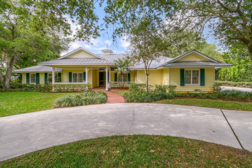 A Renovator's Dream! ** Nestled at the end of a picturesque - Beach Home for sale in Palm City, Florida on Beachhouse.com