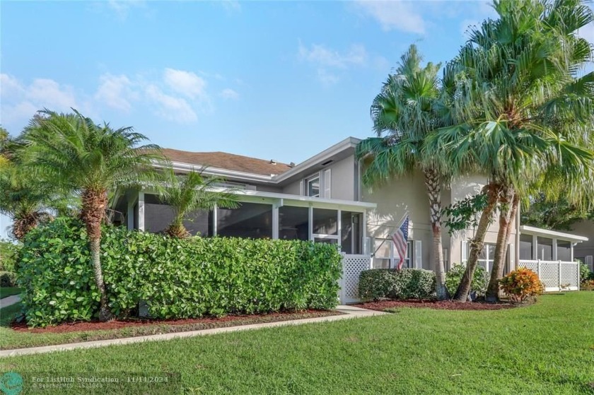 Lovely Lakefront Townhome in Sunset Trace! This 2BD/2.5BTH CBS - Beach Condo for sale in Palm City, Florida on Beachhouse.com