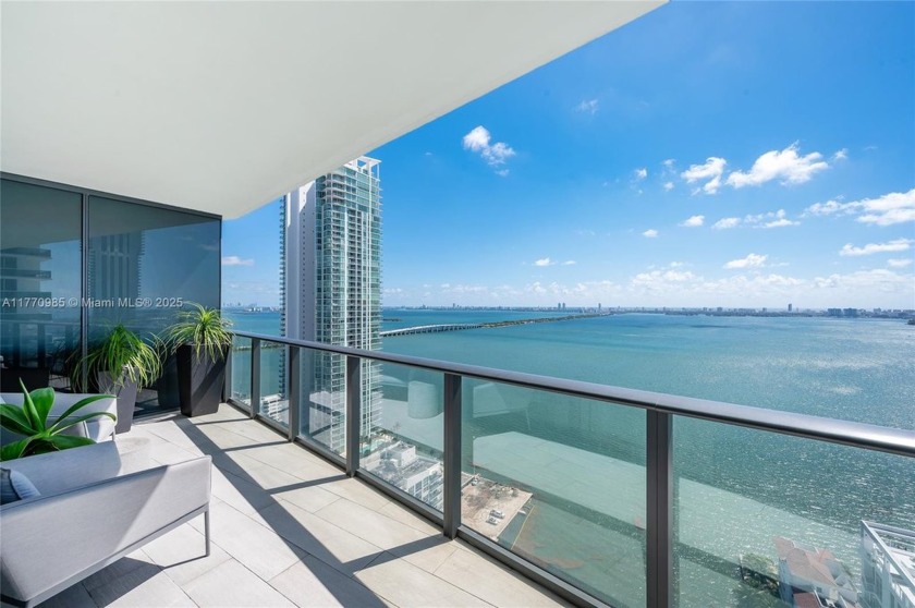 Introducing *Icon Bay,* an extraordinary residential masterpiece - Beach Condo for sale in Miami, Florida on Beachhouse.com