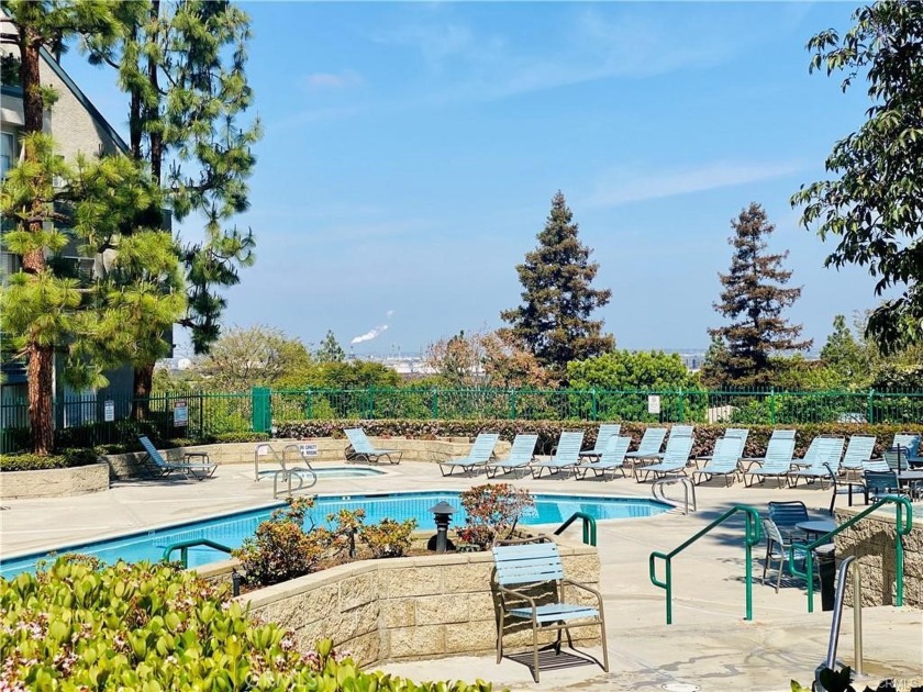 Great one bedroom end unit overlooking the pool in the desirable - Beach Condo for sale in San Pedro, California on Beachhouse.com
