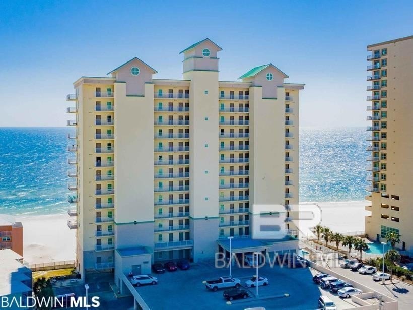 This 2 bedroom 2 bath condo features tiled floors throughout and - Beach Home for sale in Gulf Shores, Alabama on Beachhouse.com