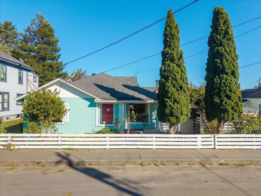 MUST SEE INCOME PRODUCING POTENTIAL in the heart of Fortuna! - Beach Home for sale in Fortuna, California on Beachhouse.com