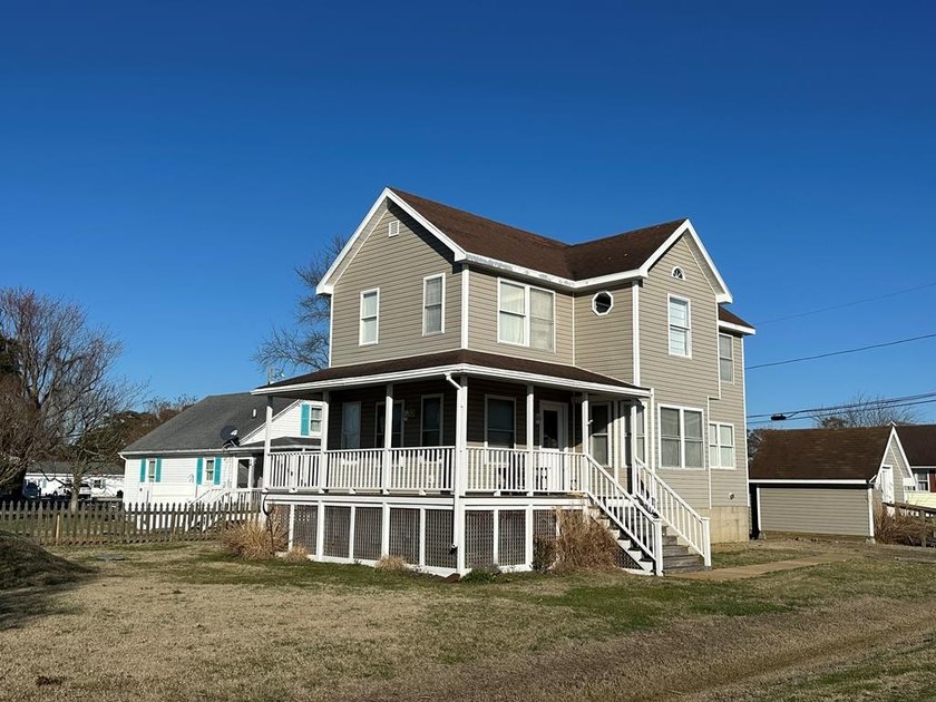 Charming Beach Home with Private Waterfront Lot - Prime Pony - Beach Home for sale in Chincoteague Island, Virginia on Beachhouse.com
