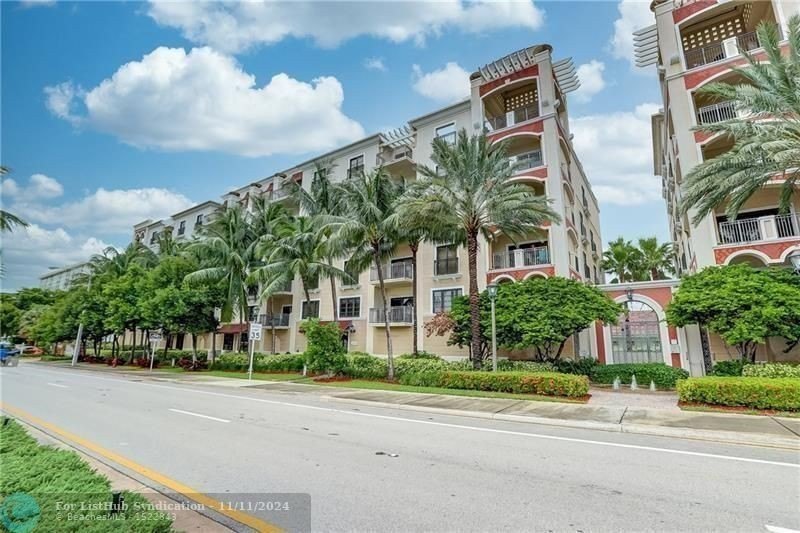 Spacious 2 bed 2 bath corner unit condo with Ocean view at * The - Beach Condo for sale in Fort Lauderdale, Florida on Beachhouse.com