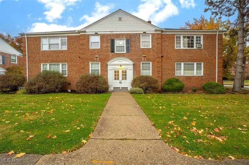 This Cedar Fairmount condo is all about location and lifestyle! - Beach Condo for sale in Cleveland Heights, Ohio on Beachhouse.com