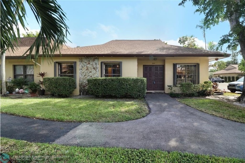 This home is a lovely & modern 4/2 corner villa located in the - Beach Condo for sale in Fort Lauderdale, Florida on Beachhouse.com